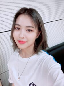 ITZY(イッジ)リュジンの年齢や性格は？英語が得意って本当？