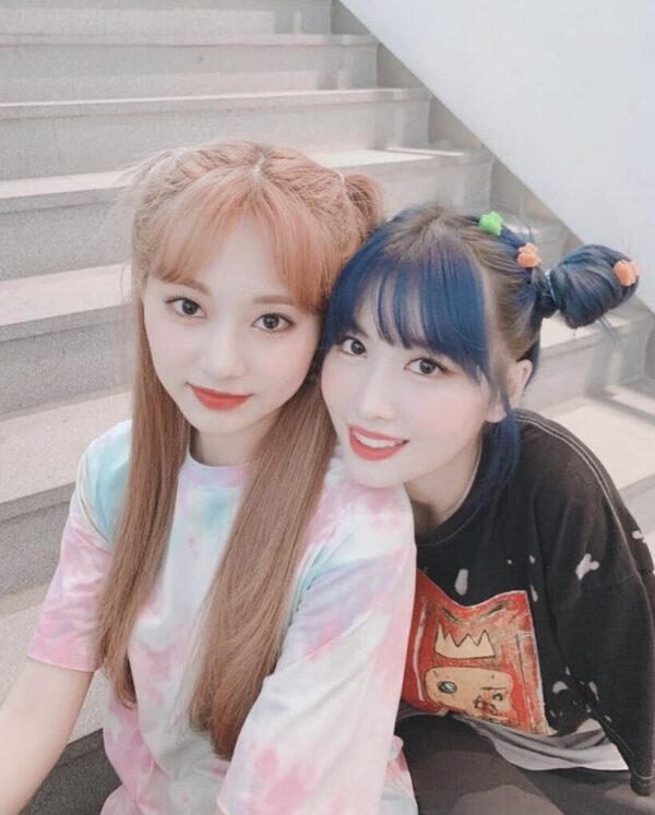 TWICE(トゥワイス)のモモの仲良しメンバーは？仲間はずれで浮いてる説が？