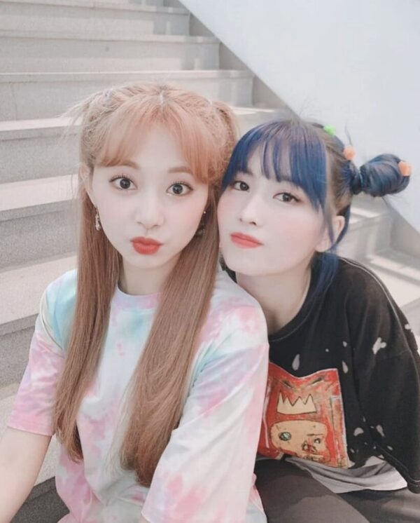 TWICE(トゥワイス)のモモの仲良しメンバーは？仲間はずれで浮いてる説が？