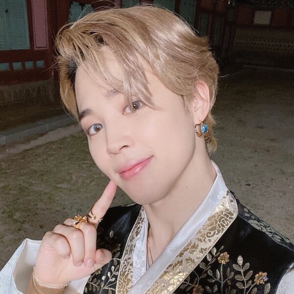 BTS(防弾少年団)ジミンのピアスはシャネル？位置やブランドに注目！