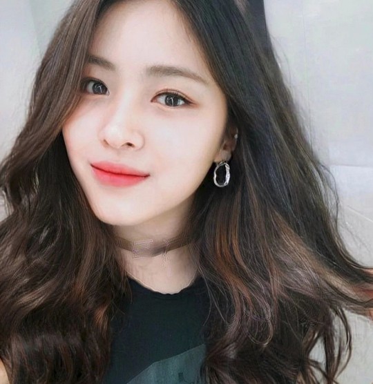 ITZY(イッジ)リュジンの私服と髪型に注目！青髪ボブが似合う！