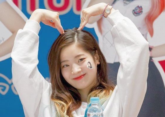 TWICE(トゥワイス)のダヒョンの可愛い画像集！スタイルが良くて足が長い！