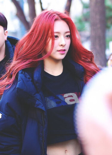 ITZY(イッジ)ユナの腹筋がすごい！ウエストは何㎝？身長が伸びたとの噂も検証！