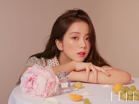BLACKPINK(ブラックピンク)ジスの可愛い画像集!ピアスの位置にも注目!