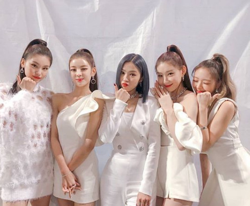 ITZY(イッジ)ユナの腹筋がすごい！ウエストは何㎝？身長が伸びたとの噂も検証！