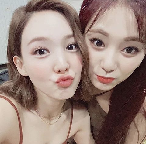 TWICE(トゥワイス)のツウィの仲良しメンバーは?仲間はずれで浮いてる説が?