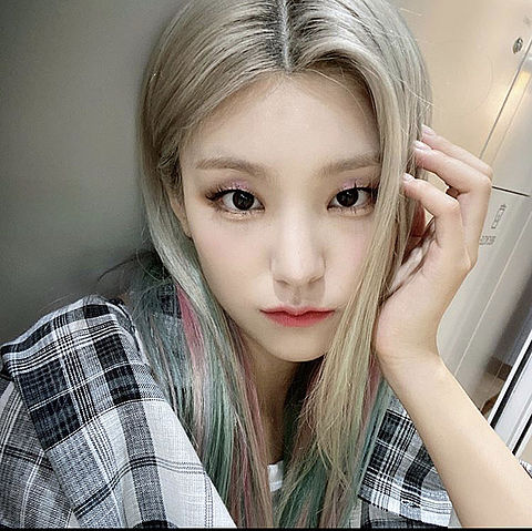 ITZY(イッジ)イェジの自己紹介！本名・年齢・実家などプロフィール情報を網羅！