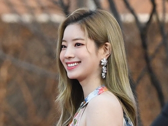 TWICE(トゥワイス)のダヒョンの可愛い画像集！スタイルが良くて足が長い！