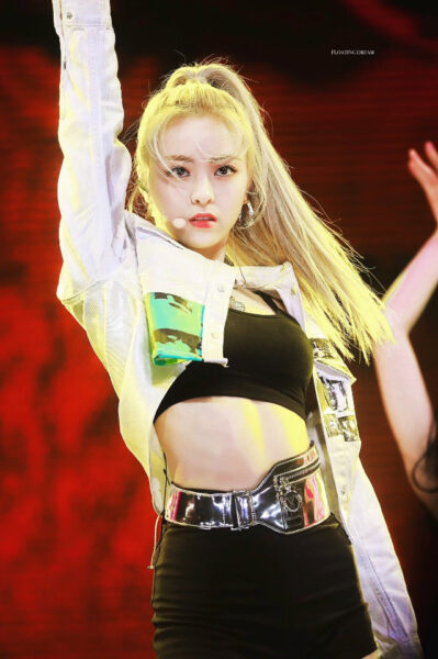 ITZY(イッジ)ユナの腹筋がすごい！ウエストは何㎝？身長が伸びたとの噂も検証！