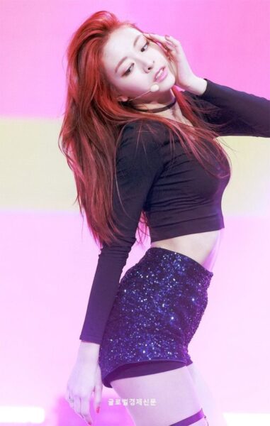 ITZY(イッジ)ユナの腹筋がすごい！ウエストは何㎝？身長が伸びたとの噂も検証！