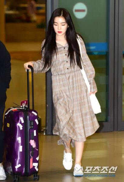 RedVelvet(レッドベルベット)アイリーン公式インスタの全身画像がかっこいい！私服は？