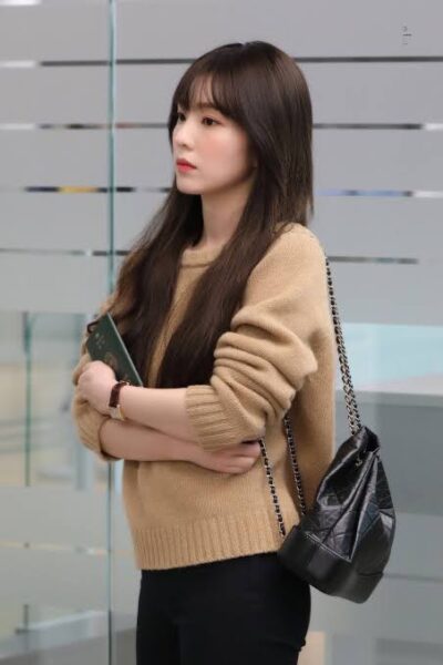 RedVelvet(レッドベルベット)アイリーン公式インスタの全身画像がかっこいい！私服は？