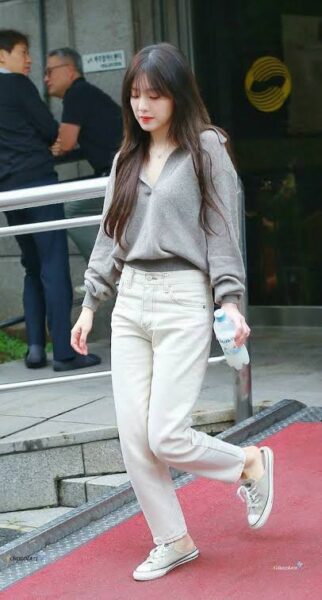 RedVelvet(レッドベルベット)アイリーン公式インスタの全身画像がかっこいい！私服は？