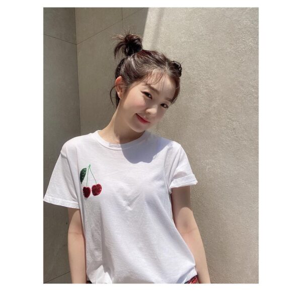 RedVelvet(レッドベルベット)アイリーン公式インスタの全身画像がかっこいい！私服は？