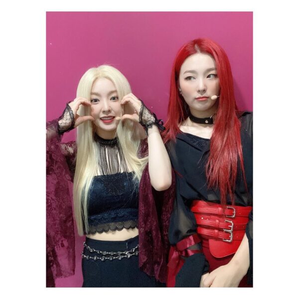 RedVelvet(レッドベルベット)アイリーン公式インスタの全身画像がかっこいい！私服は？
