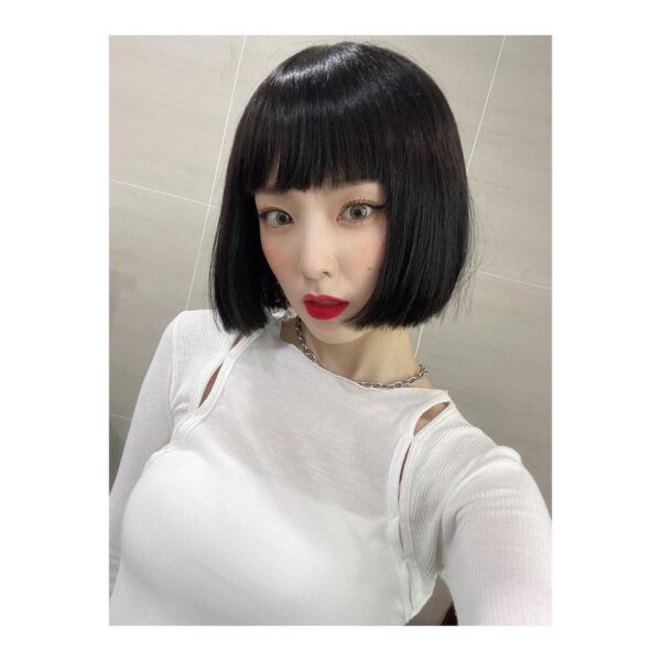 RedVelvet(レッドベルベット)アイリーン公式インスタの全身画像がかっこいい！私服は？