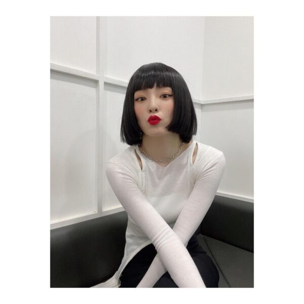 RedVelvet(レッドベルベット)アイリーン公式インスタの全身画像がかっこいい！私服は？