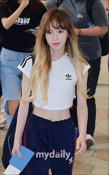 RedVelvet(レッドベルベット)ウェンディの私服やメイク法に注目!愛用ブランドは?