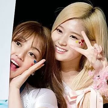 TWICE(トゥワイス)のジヒョの仲良しメンバーは?仲間はずれで浮いてる説が?