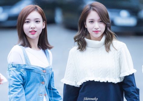 TWICE(トゥワイス)のミナの仲良しメンバーは?仲間はずれで浮いてる説が?