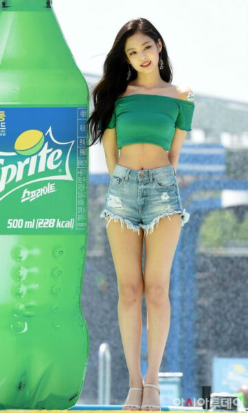 BLACKPINK(ブラックピンク)ジェニの美しい後ろ姿を全身写真で確認!骨格診断も!