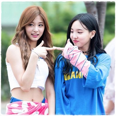 TWICE(トゥワイス)のツウィの仲良しメンバーは?仲間はずれで浮いてる説が?