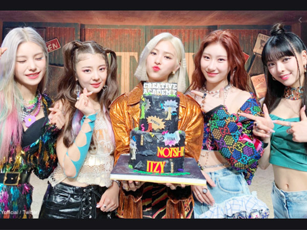 ITZY(イッジ)リュジンの私服と髪型に注目！青髪ボブが似合う！