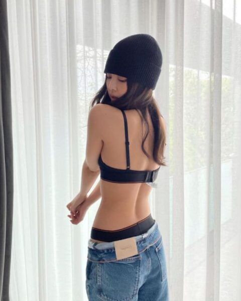 BLACKPINK(ブラックピンク)ジェニの美しい後ろ姿を全身写真で確認!骨格診断も!