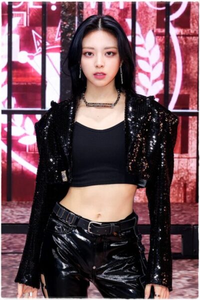 ITZY(イッジ)ユナの腹筋がすごい！ウエストは何㎝？身長が伸びたとの噂も検証！