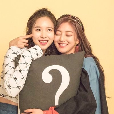 TWICE(トゥワイス)のジヒョの仲良しメンバーは?仲間はずれで浮いてる説が?
