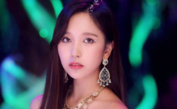 TWICE(トゥワイス)のミナの仲良しメンバーは?仲間はずれで浮いてる説が?