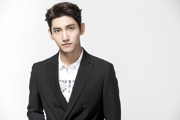 東方神起(とうほうしんき)のデビュー日はいつだった?当時のメンバーと年齢も!