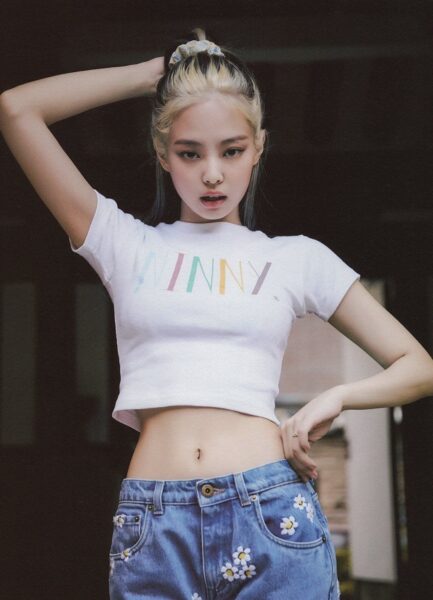 BLACKPINK(ブラックピンク)ジェニの美しい後ろ姿を全身写真で確認！骨格診断も！