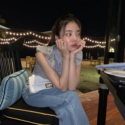 ITZY(イッジ)リア着用の私服やピアスに注目！メイク方法や愛用コスメは？