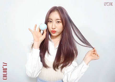 IZ*ONE(アイズワン)イ・チェヨンの髪型やメイクに注目!愛用コスメはどこの?