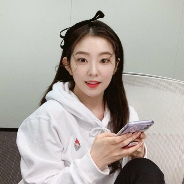 RedVelvet(レッドベルベット)アイリーンのアクセサリーに注目！メガネやピアスが似合う！