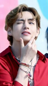 BTS(防弾少年団)V(テテ/ヴィ)のピアスはシャネル？位置や数を調査してみた！