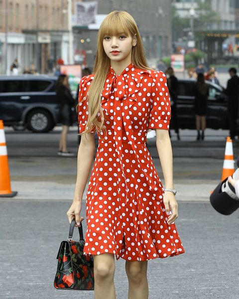 BLACKPINK(ブラックピンク)リサの私服春夏秋冬コーデ!体型維持の秘訣は?