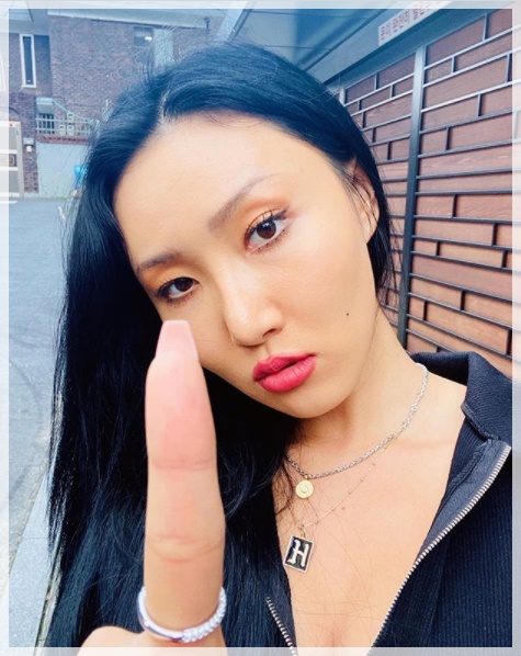 MAMAMOO(ママムー)ファサのInstagramに注目！普段のネイルやアクセサリーはどんなの？