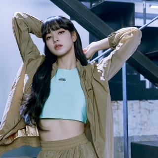 BLACKPINK(ブラックピンク)リサの私服春夏秋冬コーデ!体型維持の秘訣は?
