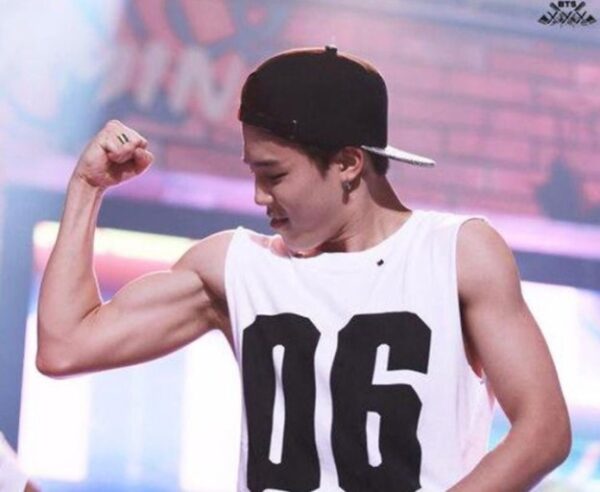 BTS(防弾少年団)ジミンの筋肉が凄い!筋トレの方法!ダイエットにも効果あり!?