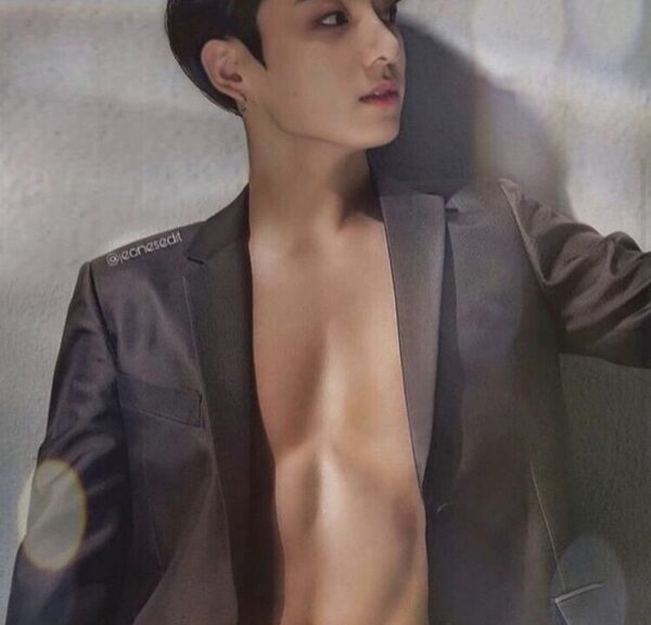 BTS(防弾少年団)のジョングクの筋肉情報！最近の腹筋が凄い！グクから学ぶ筋トレ！