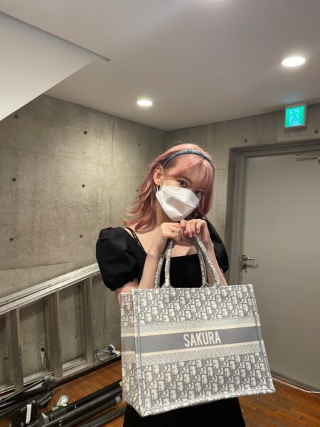 IZ*ONE(アイズワン)宮脇咲良は帰国した?ツイッターやインスタの投稿をチェック!