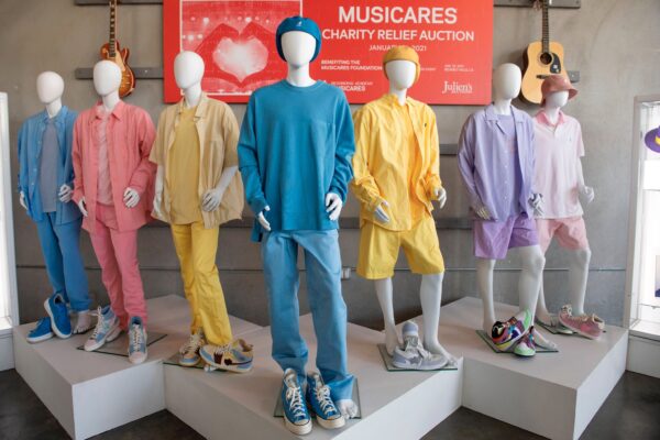 BTS(防弾少年団)ジョングクのダイナマイト衣装に注目!髪型が超さわやか!