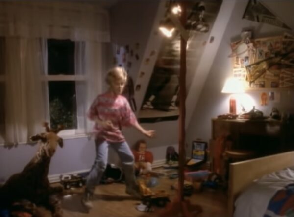 BTS(防弾少年団)MV「ダイナマイト(Dynamite)」のジョングクの部屋がかわいい!部屋着?パジャマに胸キュン!