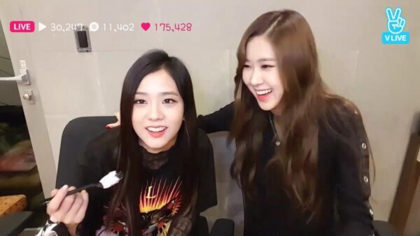 BLACKPINK(ブラックピンク)のメンバーは仲悪い?仲良しコンビ・エピソードはある?