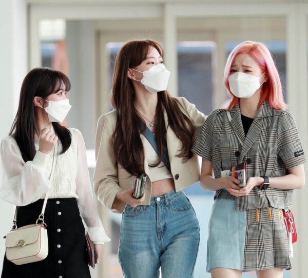 IZ*ONE(アイズワン)宮脇咲良は帰国した?ツイッターやインスタの投稿をチェック!