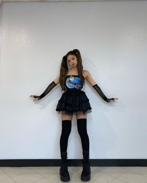 BLACKPINK(ブラックピンク)の足の長さやウエストが細い理由|サイズは何センチ?