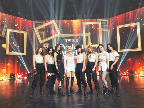 TWICE(トゥワイス)の不仲ペア・仲間はずれはある?ひざ掛けのいじめとは?