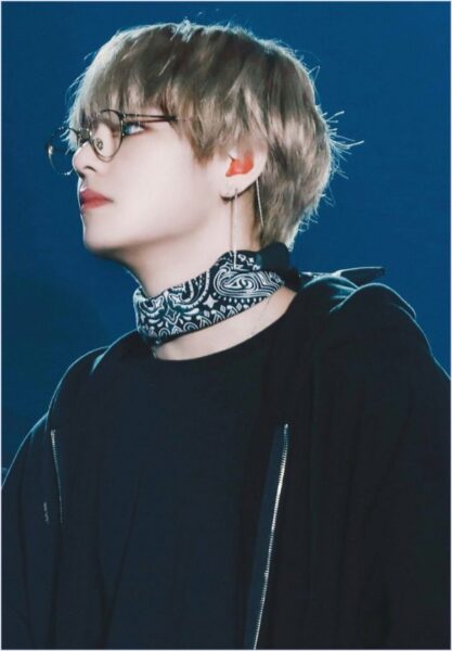 BTS(防弾少年団)V(テテ/ヴィ)のメガネのブランドは?ライブ中の外すタイミングは?